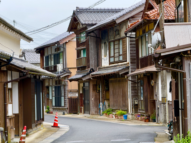未経験からでも地域に貢献できる手仕事、空き家に新しい息吹を
